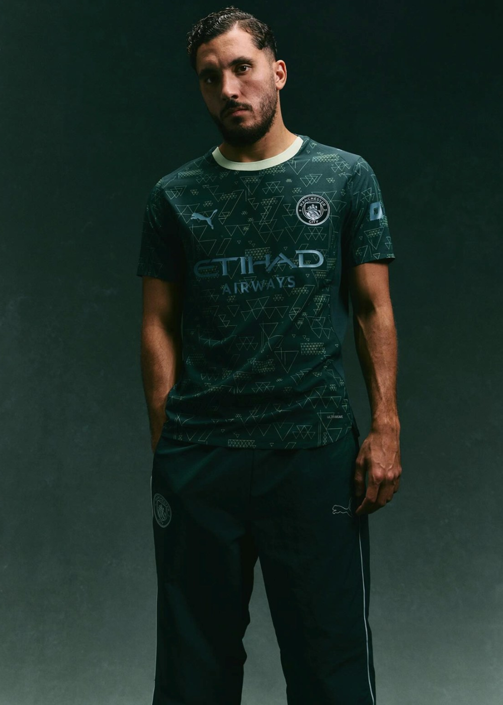 חליפת משחק רשמית מנצ'סטר סיטי רביעית - 2025/2026